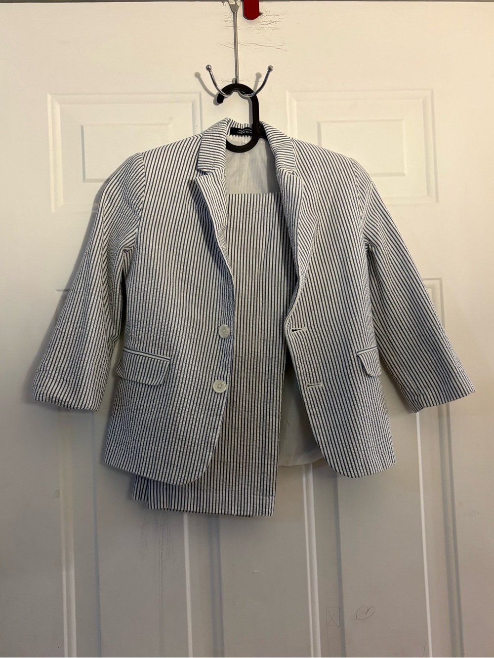 Náutica Striped Seersucker Kid Suit Blazer Jacket - Blue & White. Size 6